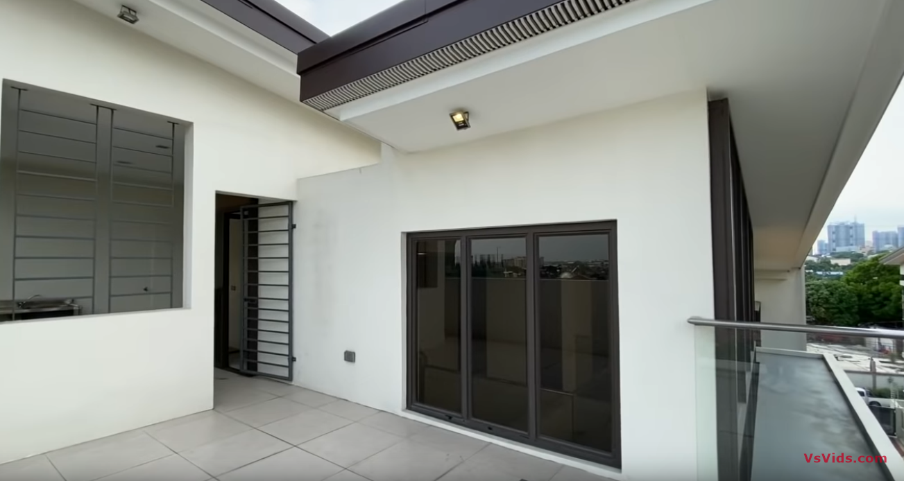 23 Photos vs. Unboxing 29 | Slick and Modern | Discerning Townhouse for Sale in Pasig Kapitolyo Area | Presello - Luxury Home Tour 23 Photos vs. Unboxing 29 | Slick and Modern | Discerning Townhouse for Sale in Pasig Kapitolyo Area | Presello - Luxury Home Tour