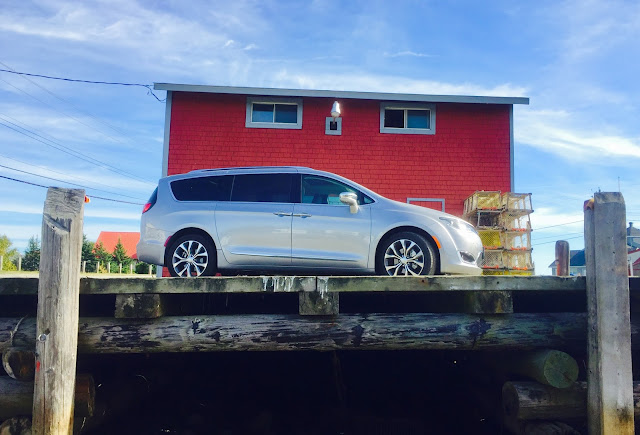 Pacifica 2017 Chrysler Pacifica Limited Billet Silver