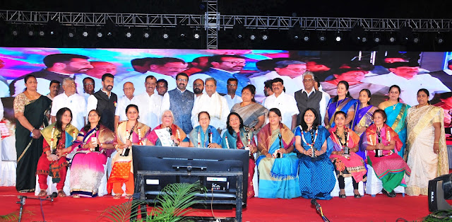 CM Siddaramaiah felicitates Women Achievers at ‘Women’s Day’ event organized by N A Haris Foundation CM Siddaramaiah felicitates Women Achievers at ‘Women’s Day’ event organized by N A Haris Foundation