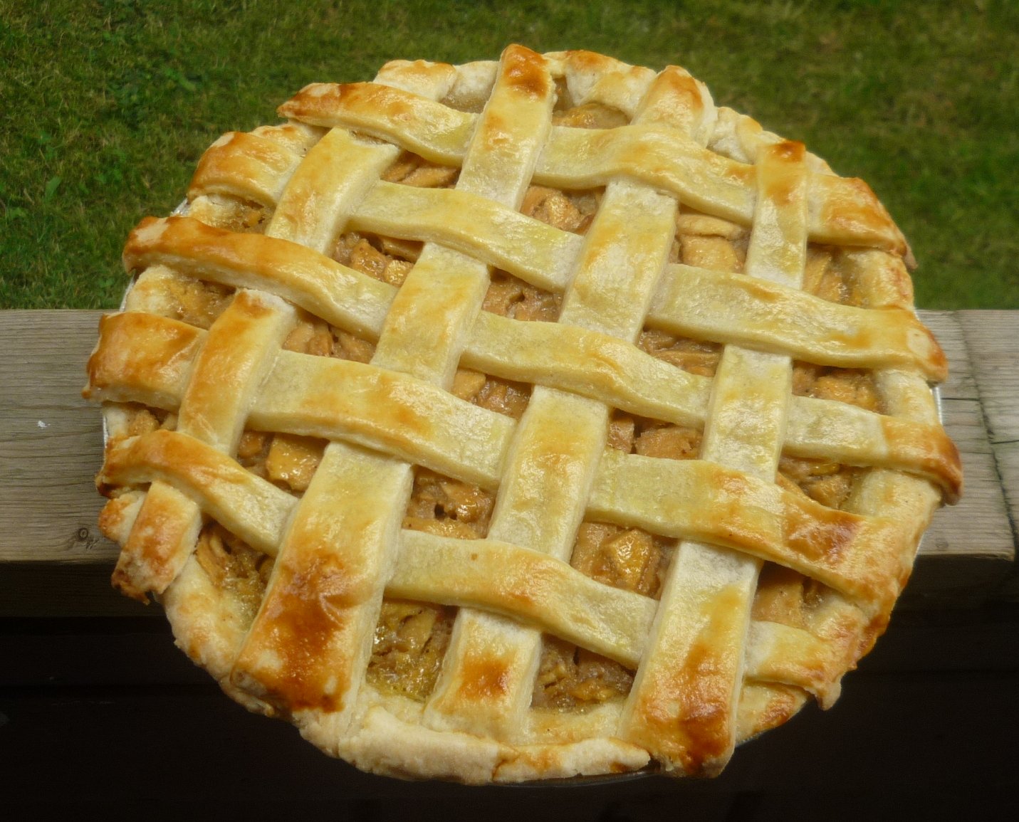 C S Kitchenette Red Delicious Apple Pie