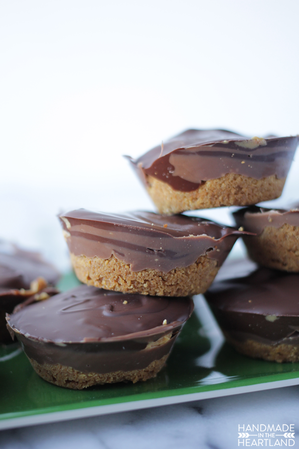 this is a great recipe for graham cracker peanut butter cups this holiday.