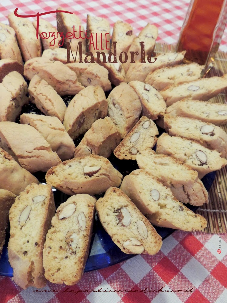 Biscotti Di Natale Alle Mandorle.La Pasticceria Di Chico Tozzetti Alle Mandorle