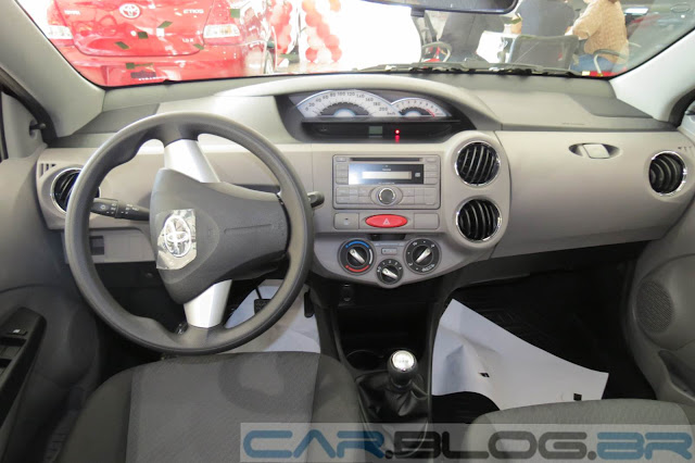 Toyota Etios Hatch XLS 1.5 - interior