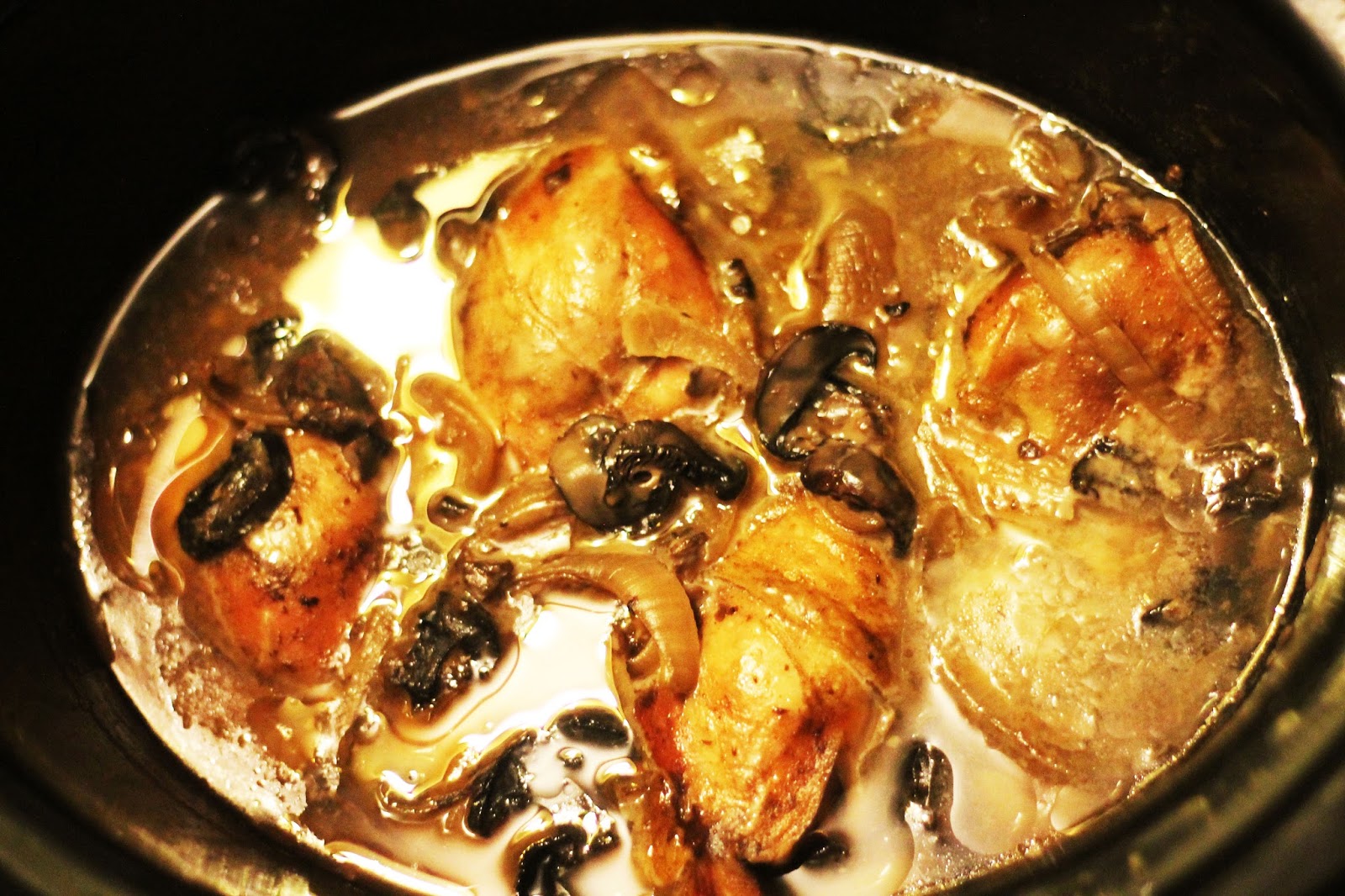 Slow Cooker Chicken & Mushrooms - Simply Tasheena