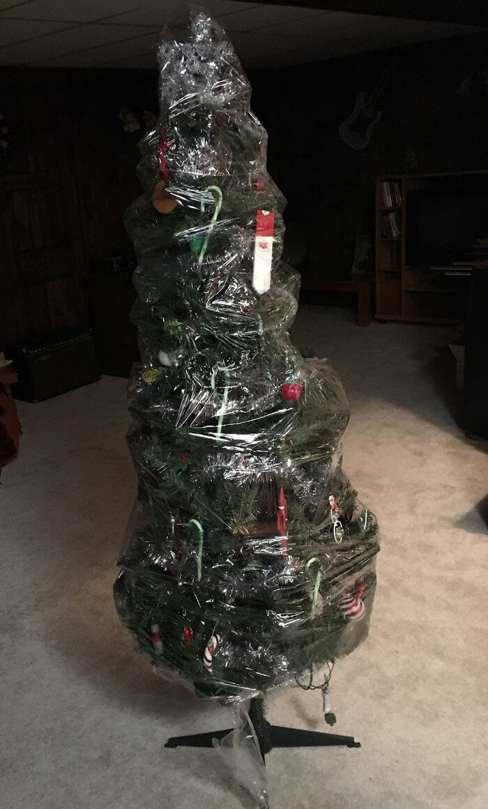 24 Pictures Of Christmas Decorations Prove That Even The Laziest Ones Can Come Up With Creative Ideas