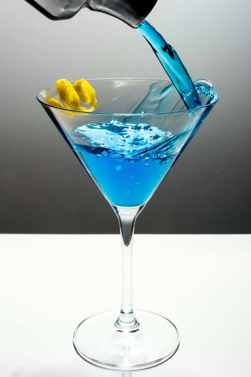 Коктейль алкогольный с сиропом голубая. Блю Кюрасао. Blue Curacao (голубой Кюрасао. Напиток Blue Curacao. Блю Куросава ликер коктейль.