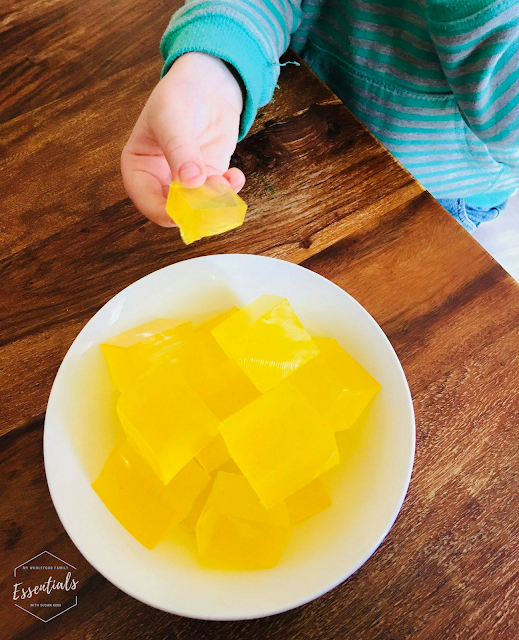 Lemon, ginger and turmeric gummies with doTERRA essential oils - from www.mywholefoodfamily.com Lemon, ginger and turmeric gummies with doTERRA essential oils - from www.mywholefoodfamily.com