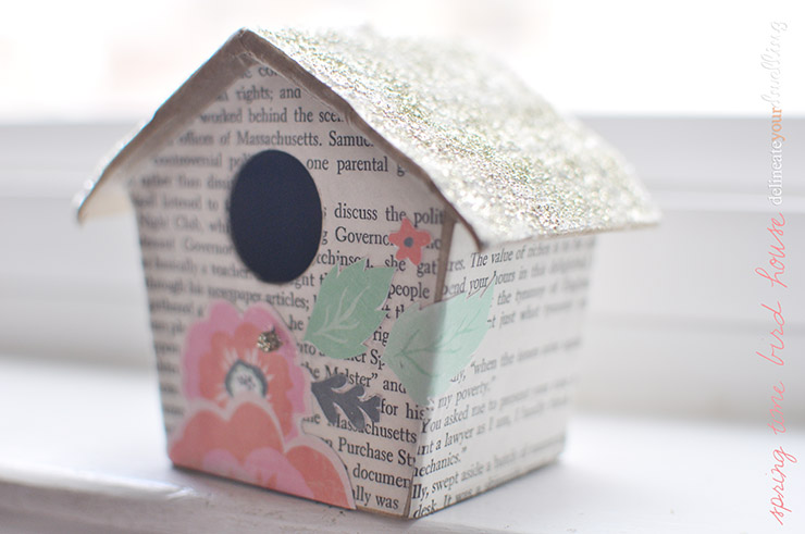 The front of the birdhouse.