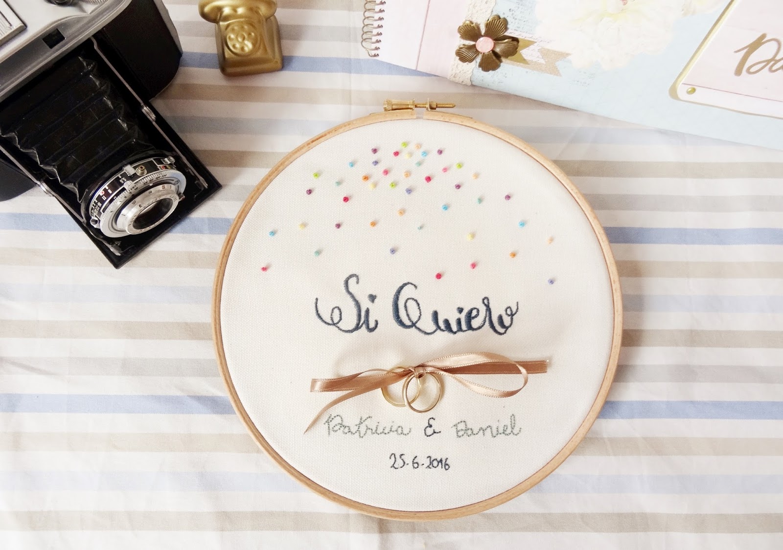 Mi Papel Preferido Bastidores bordados para las alianzas de boda