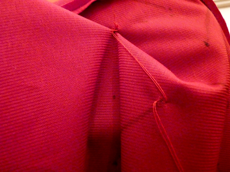 four square walls tutorial how to make a round pintuck pillow