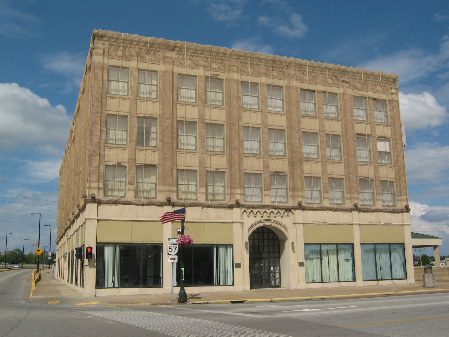 Brady's Bunch of Lorain County Nostalgia Bye Bye Broadway Building?