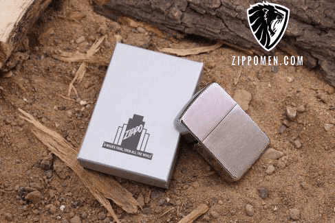 Zippo Replica Black Ice – Trắng Nhám Vân Ngang Ánh Đêm Huyền Bí Zippo Replica Black Ice – Trắng Nhám Vân Ngang Ánh Đêm Huyền Bí
