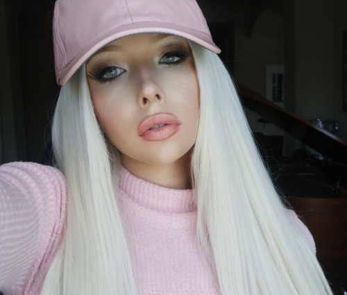 Бриттни кейд в консе. Трансушка brittney kade. Самая милая трансушка brittney kade. Brittney kade до. Brittney kade фото.