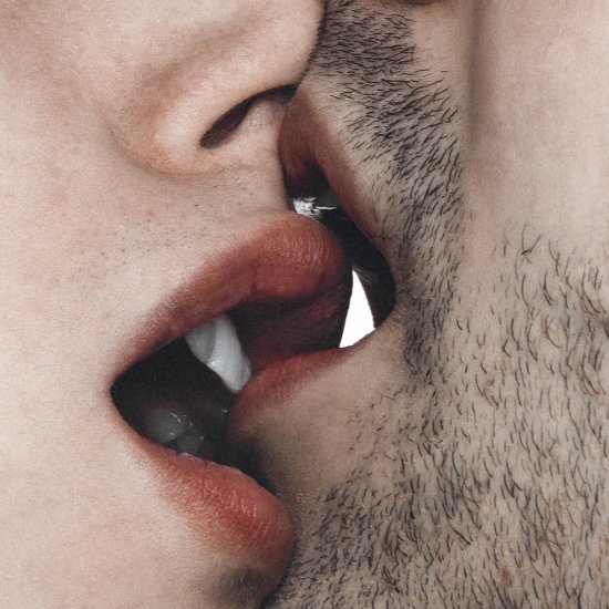 A fotografia em close-up de bocas e beijos de Nastia Cloutier-Ignatiev Nastia Cloutier-Ignatiev fotografia artística close-ups bocas beijos amor rosa vermelho sensual paixão mulheres casais