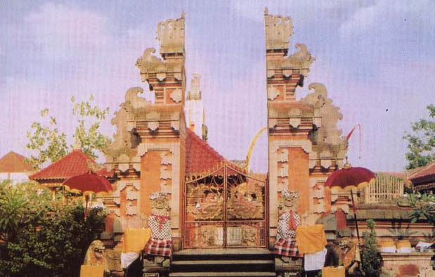 35 Rumah Adat di Indonesia Gambar dan Pembahasan 35 Rumah Adat di Indonesia Gambar dan Pembahasan