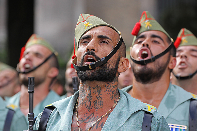 la legion española DIVISAS Y IDUMENTARIAS DE LOS LEGIONARIOS