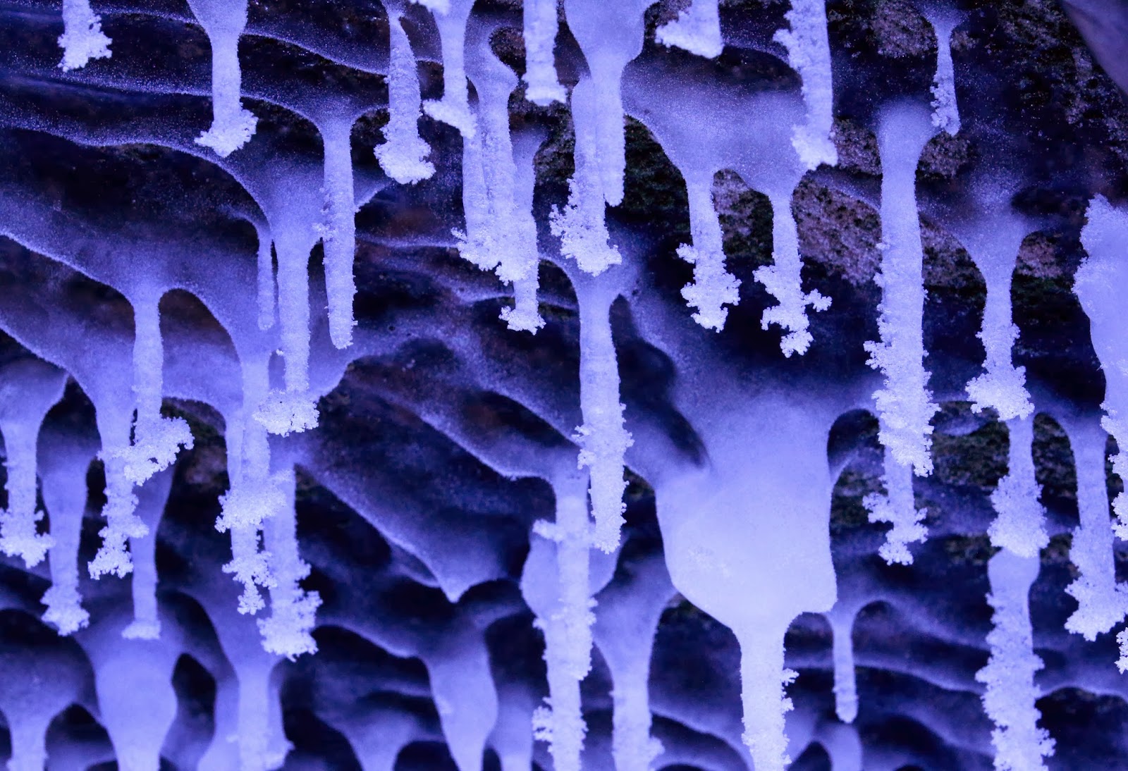 apostle-islands-wisconsin-ice-caves-icicles-lake-superior-frozen-winter