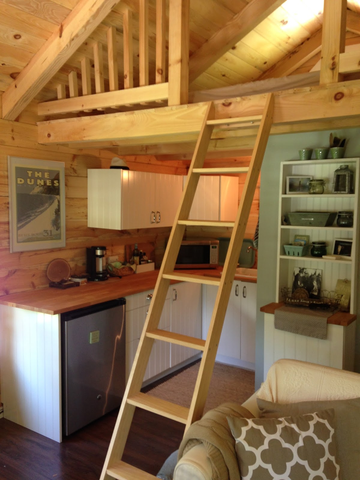 AmishMade Tiny House in Michigan [ TINY HOUSE TOWN ]