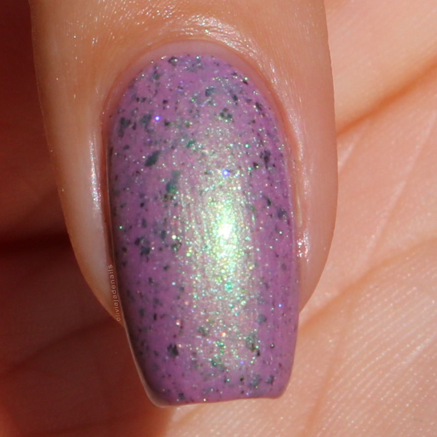 Emily de Molly Expelled From Paradise swatched by Olivia Jade Nails