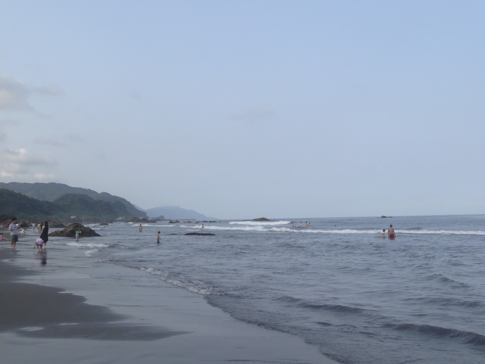 Tales From the Beautiful Isle - A Taiwan Blog: Wai Ao Beach