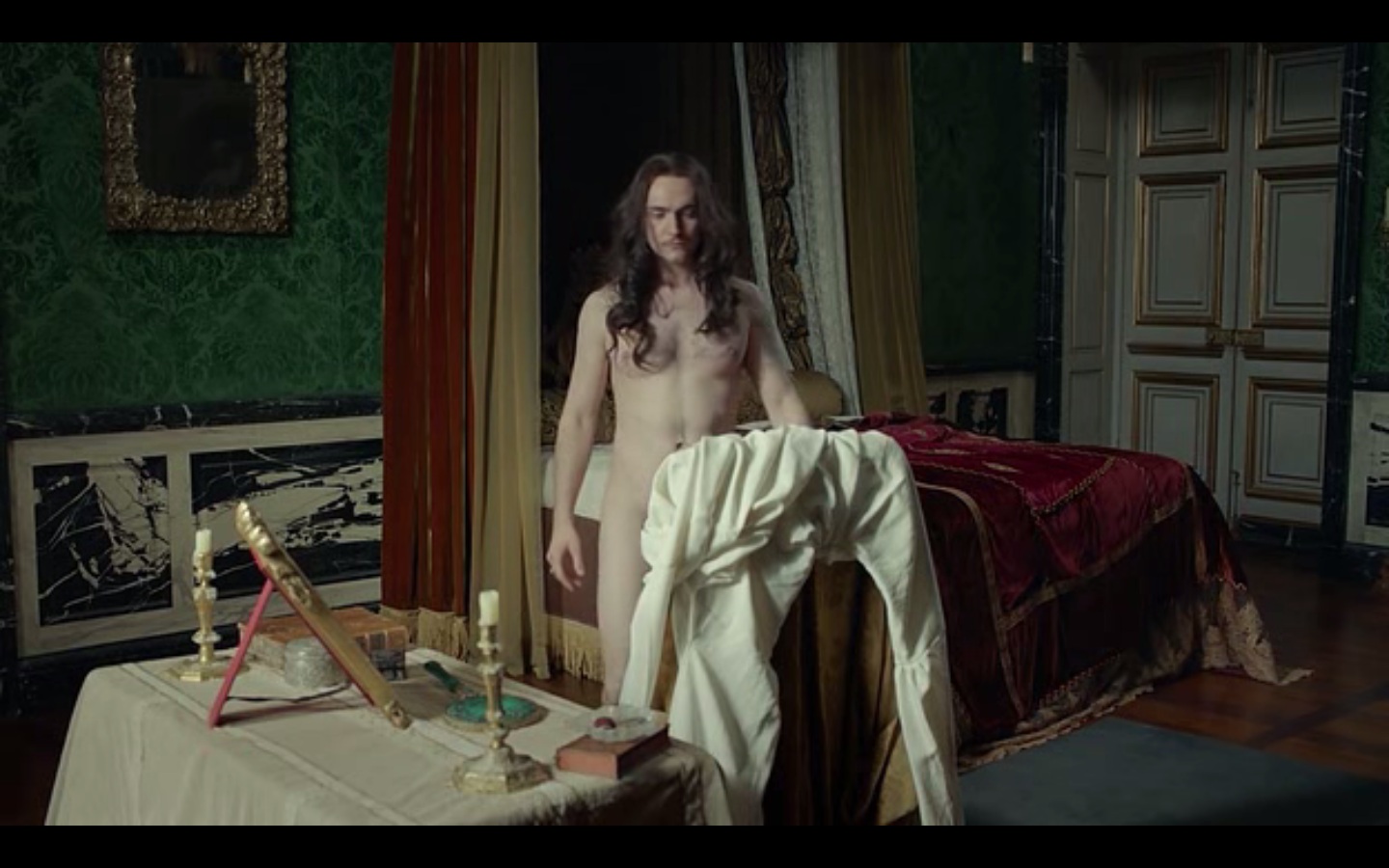 Versailles 2x03 - George Blagden.