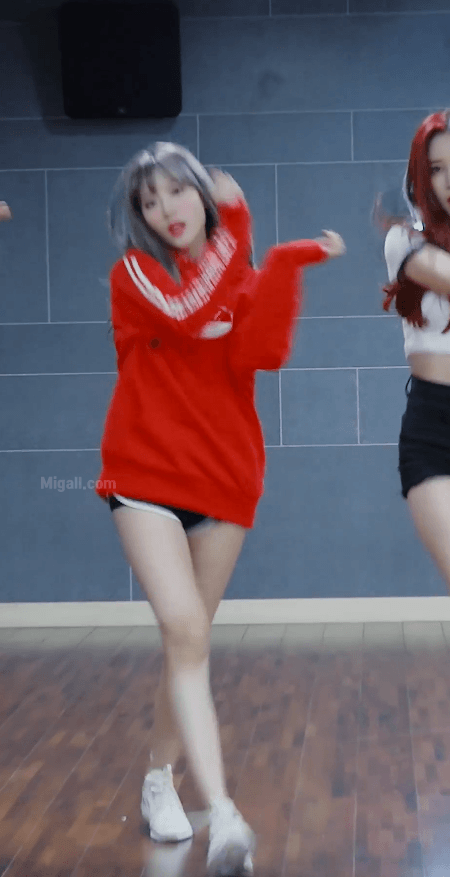 우주소녀 루다 사복 돌핀팬츠