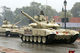 India Kerahkan Tank ke Perbatasan China