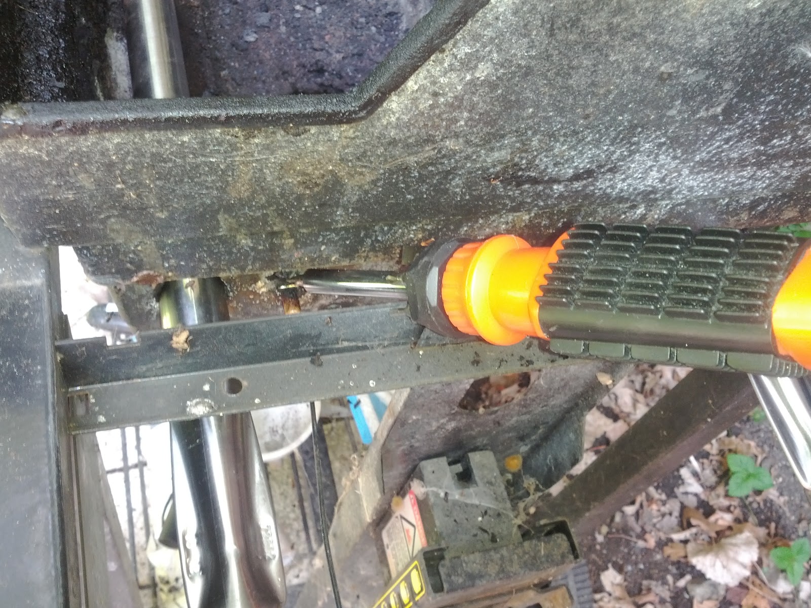 EfficiencyGeek: Replace your Weber Grill Burners and Igniter