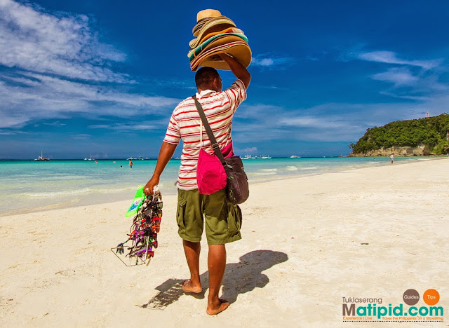 hat seller hat seller in boracay