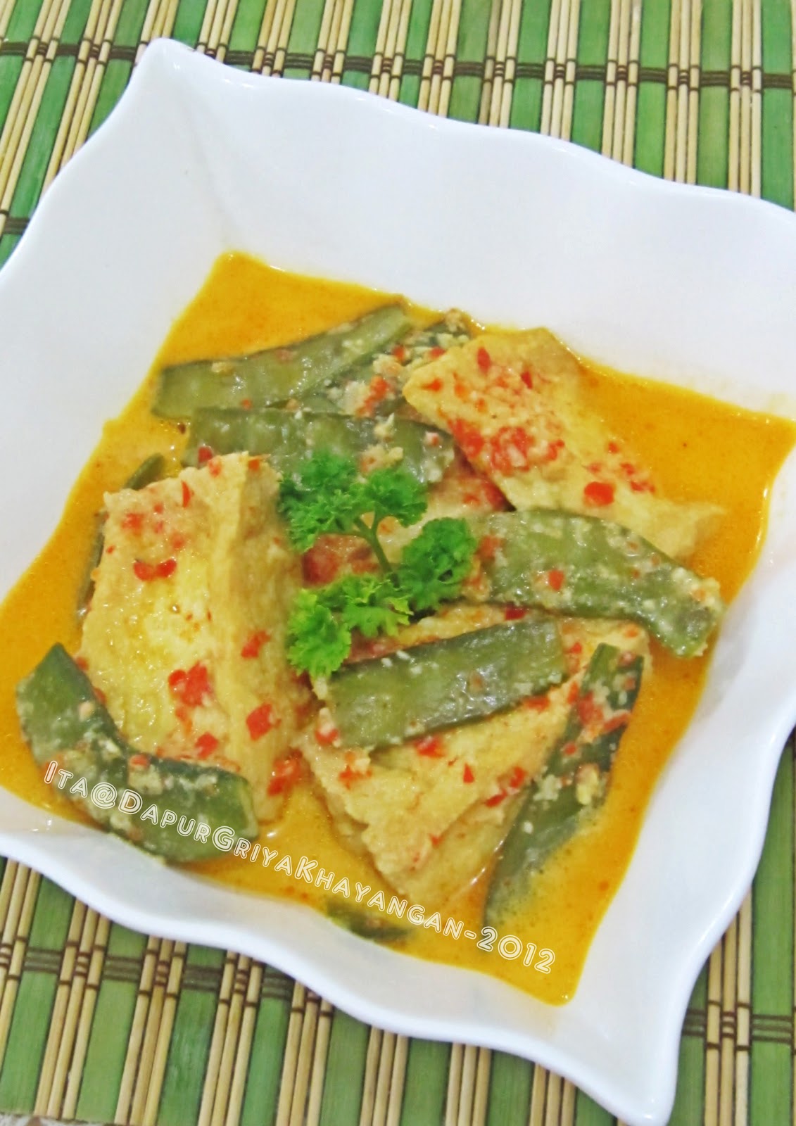 Dapur Griya Khayangan Sayur Lodeh Merah Tahu dan Kacang Koro