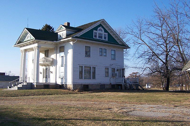 tallulah jane's bucket list McClung house, Garden Grove, Iowa.