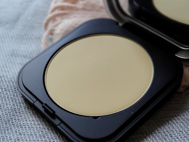 Make Up For Ever Ultra HD Microfinishing Pressed Powder 
