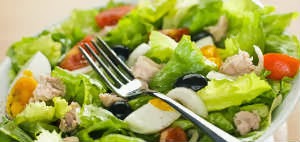 comer-menos-comendo-saladas