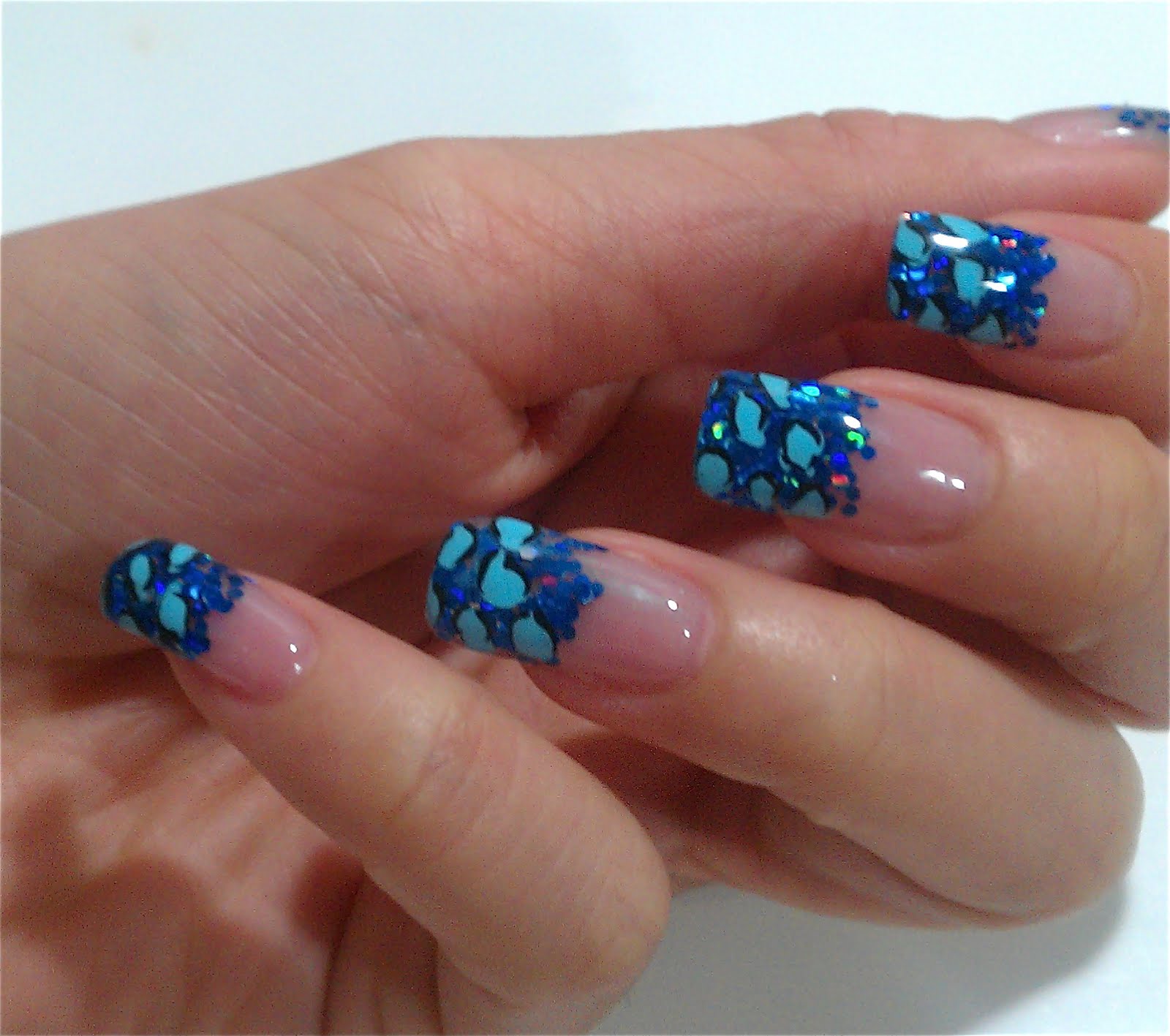 The Clover Beauty Inn: NOTD: Blue Glitter Leopard Print Gel Nails