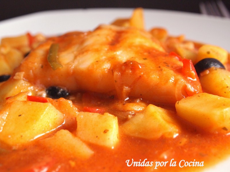 Unidas por la cocina Bacalao en salsa de Tomate con Gambas