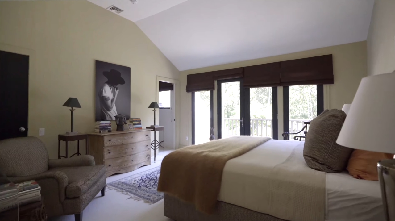 22 Photos vs. 2225 Deerfield Rd, Sag Harbor, NY vs. Home Interior Design Tour
