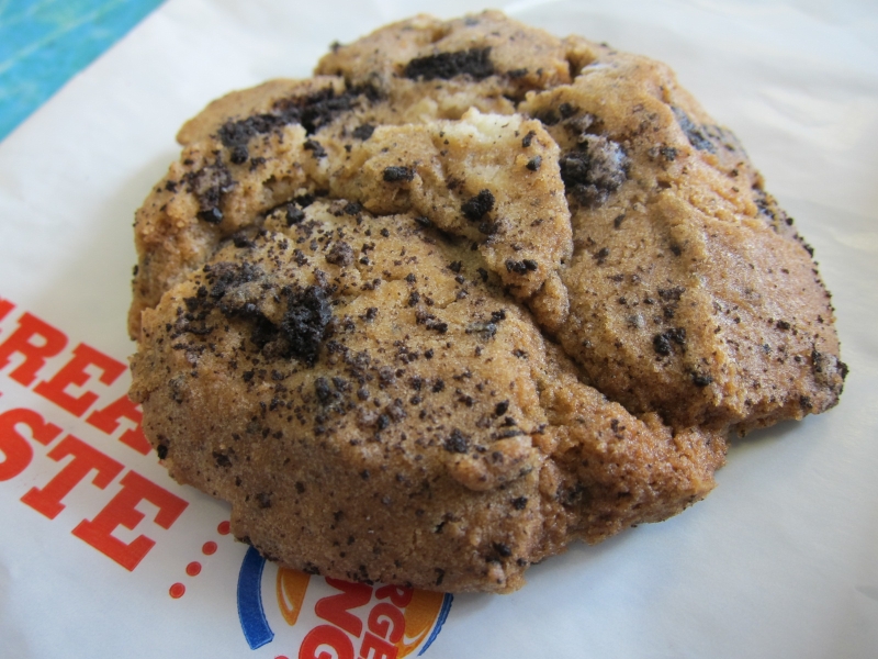 Review Burger King's Chunky Cookie with Oreo Pieces