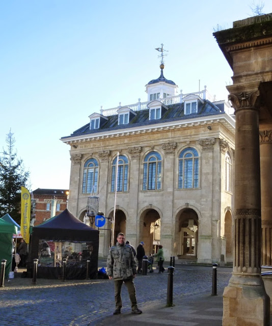 In the market place in front of Abingdon County Hall
