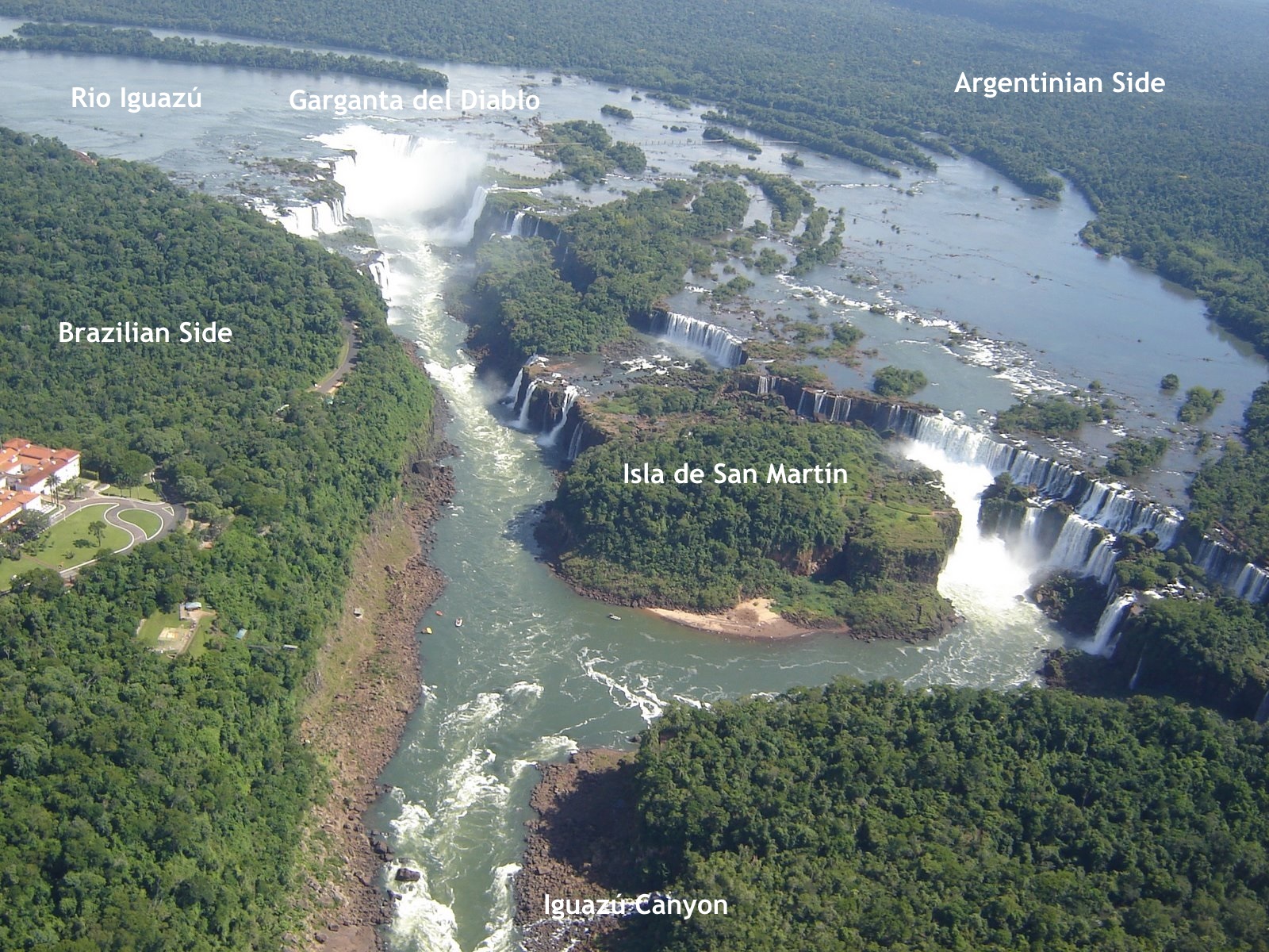 Природные воды бразилии. Река Аракара в Бразилии. Река Парана. Река Парана Игуасу. Штат Парана Бразилия.