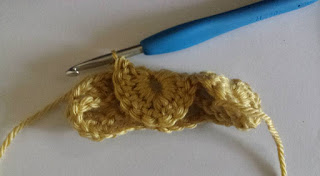 crocodile stitch tutorial from Hooked by Kati