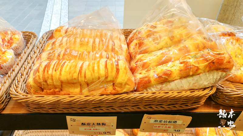 桃鶯路祥儀機器人夢工廠周邊美食|58號烘焙~絕妙拔絲奶黃菠蘿麵包