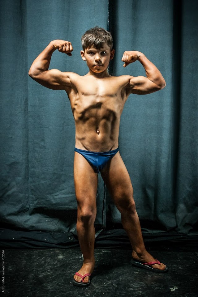 Twink retro gym model