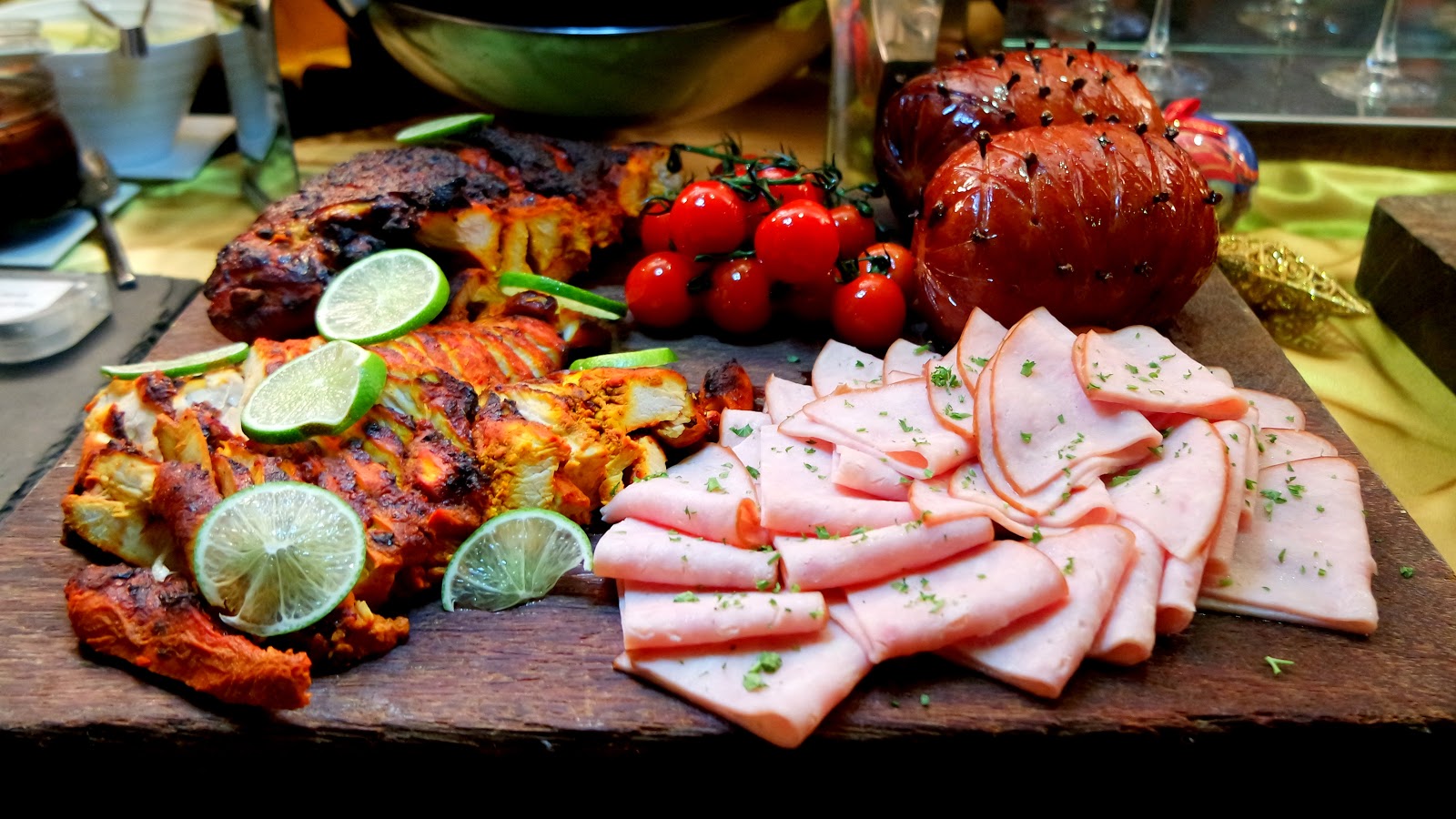 Celebrate This Christmas and The Coming Chinese New Year with a Buffet Spread at Street 50, Bay