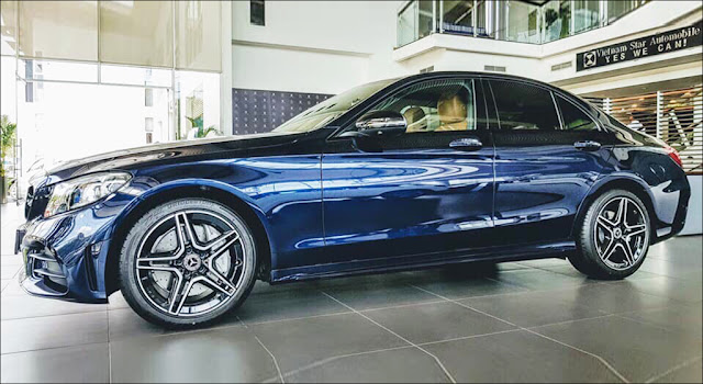 Mercedes C300 AMG 2019 màu Xanh Cavansite Mercedes C300 AMG 2019 màu Xanh Cavansite độc đáo và cá tính