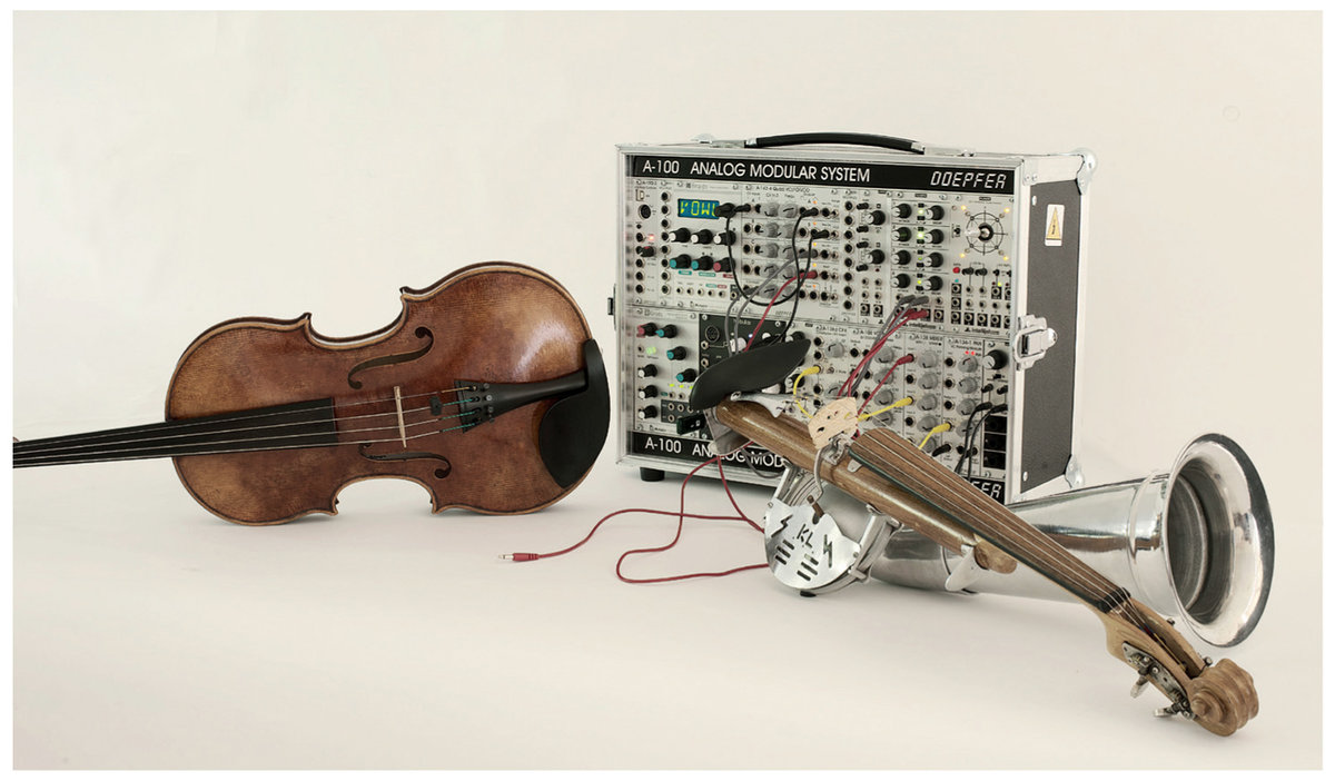 waterstof rek Verbinding EARTH VISITOR: Music for viola and electronics: Banabila & Van Geel