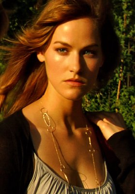 Thopant is Blogs: Kelly Overton