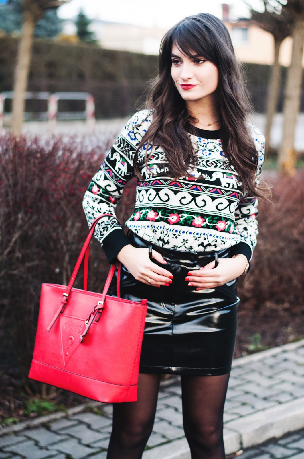 Spring tights style Oriental accent on the sweater - Fashionmylegs ...