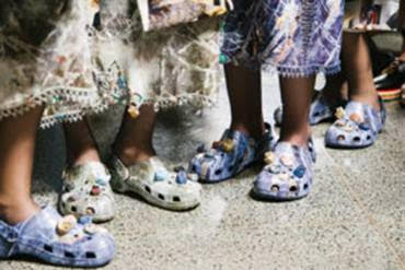 CROCS DEBUTS HIGH FASHION COLLABORATION ON CHRISTOPHER KANE CATWALK CROCS DEBUTS HIGH FASHION COLLABORATION ON CHRISTOPHER KANE CATWALK
