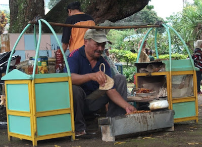 gambar model gerobak sate ayam terbaru gambar model gerobak sate ayam terbaru