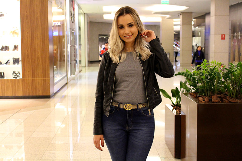 looks com calça jeans e jaqueta de couro